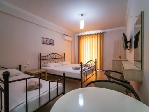 Vironas Hotel Himare Exterior foto