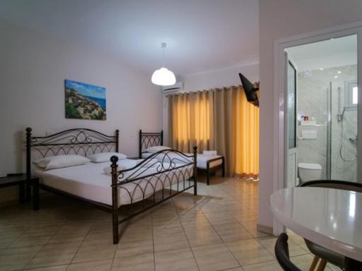 Vironas Hotel Himare Exterior foto
